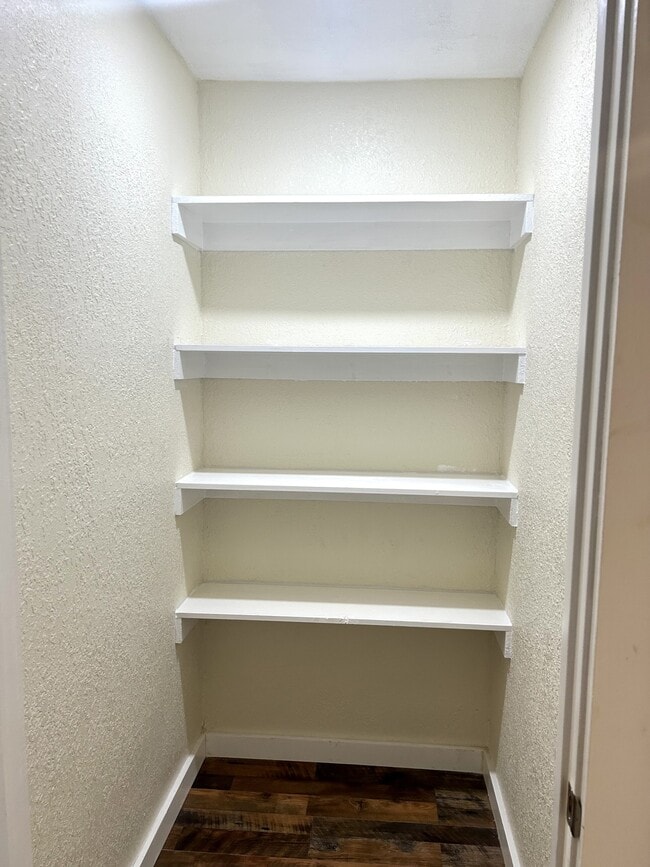 Building Photo - 1307 B St SE