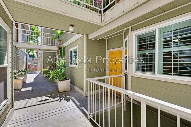 Building Photo - 4204 3rd Avenue
