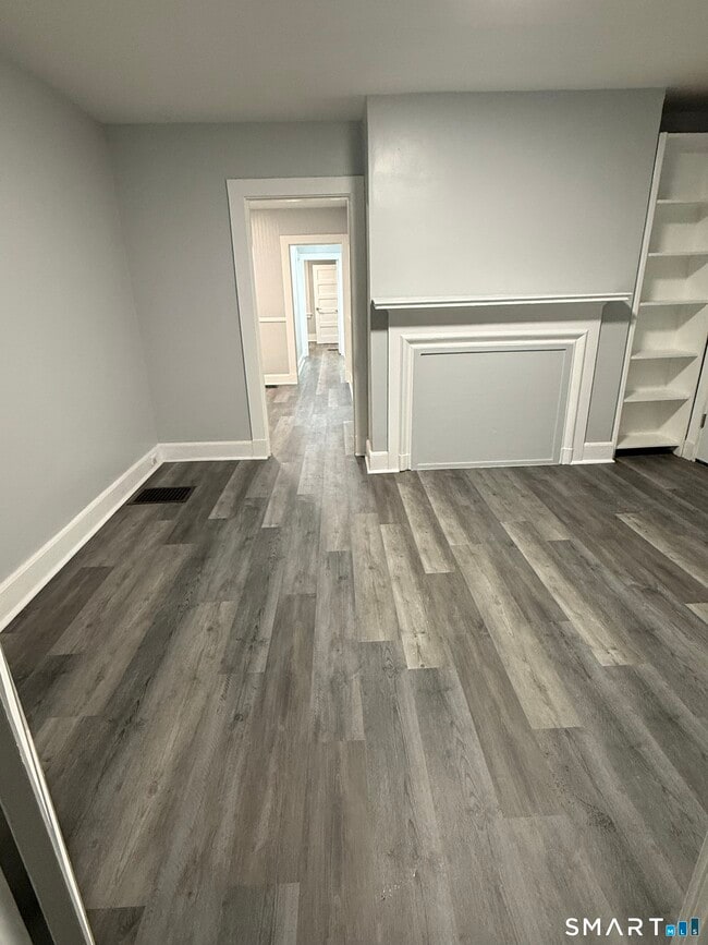 Building Photo - 36 Carver St