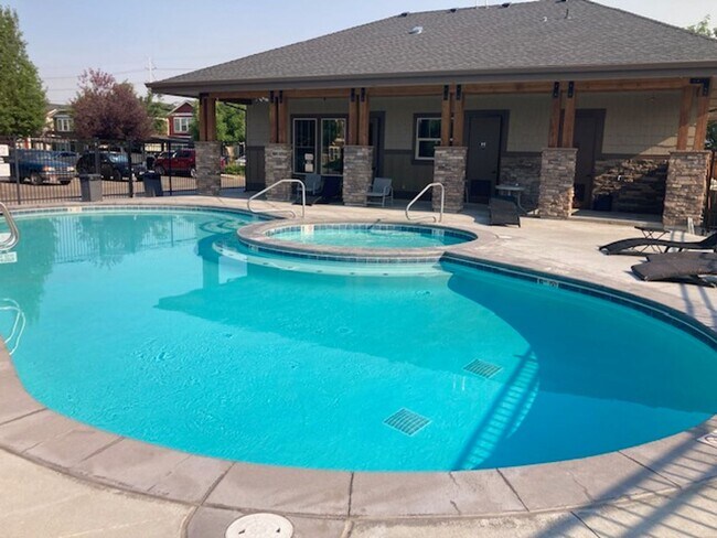 Building Photo - SAW1530A