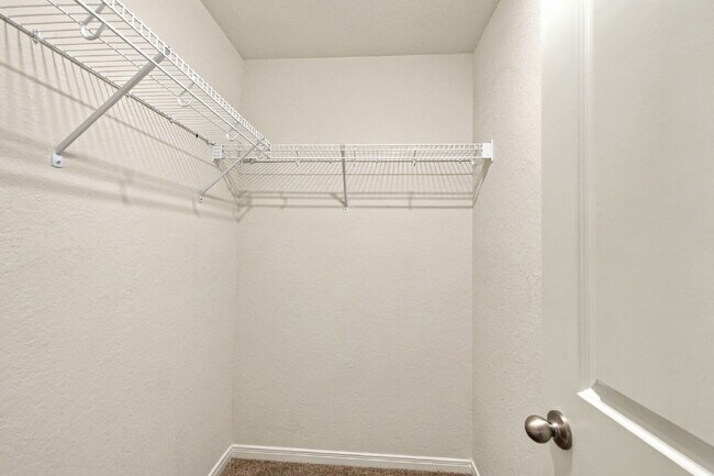 Building Photo - Spacious 4-Bedroom Home Near Lackland AFB with Private Backyard