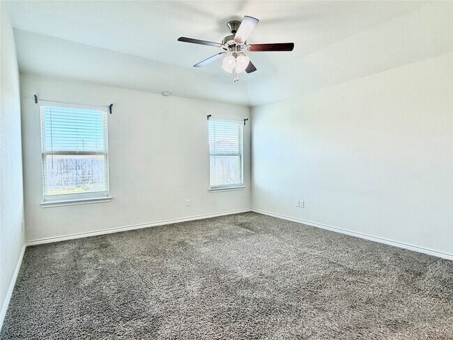 Building Photo - 4016 Spur Trail Dr