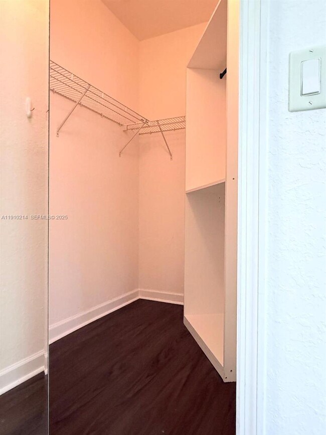 Building Photo - 8675 NW 109th Ct