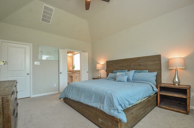 Building Photo - 3711 Lake Falls Dr