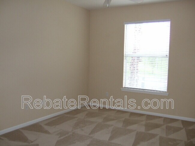 Building Photo - 7801 Point Meadows Dr