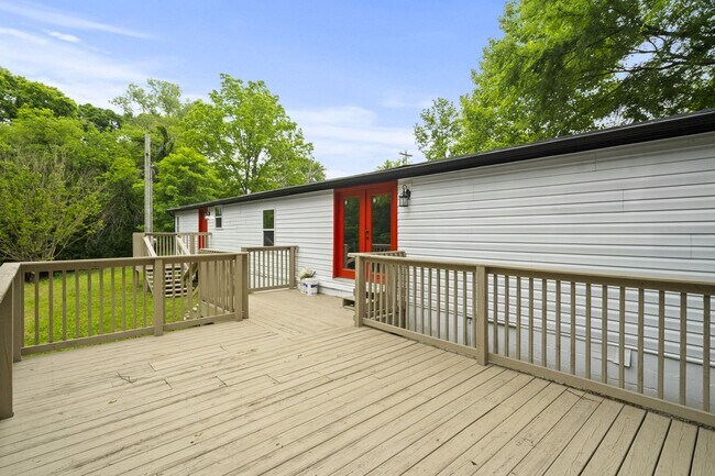 Building Photo - 5733 Clarksville Pike