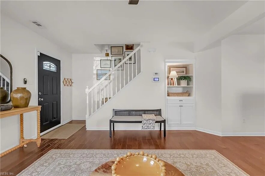 Building Photo - 4048 Bradshaw Dr