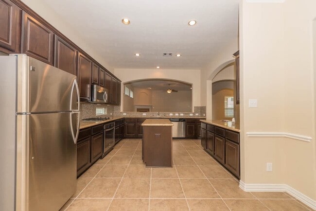 Building Photo - 30810 Academy Trace Dr