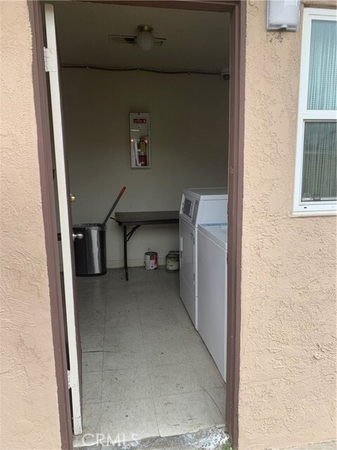 Building Photo - 2539 E Ward Terrace