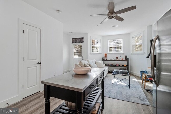 Building Photo - 1915 6th St NW