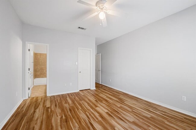 Building Photo - 2906 Pearl St