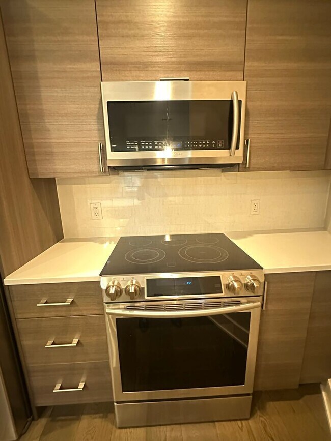 Building Photo - Modern 2 Bedroom, 2 Bathroom Penthouse with Parking in Historic LeDroit Park