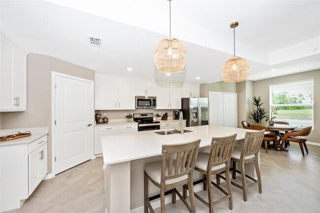 Building Photo - 12470 Wellen Golf St