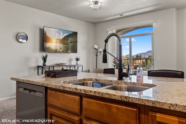 Building Photo - 95 Shade Tree Ln