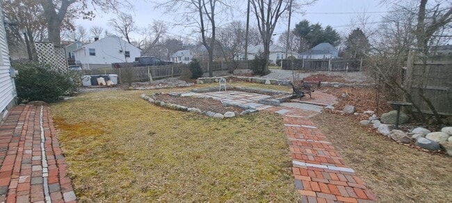 Building Photo - Charming 4-Bedroom Home for Rent in Manche...