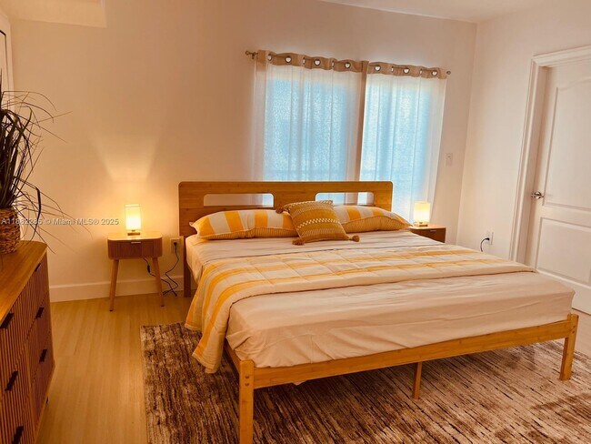 Building Photo - 120 Douglas Rd