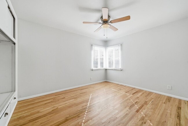 Building Photo - Refreshed Single Family Home with Lots of ...