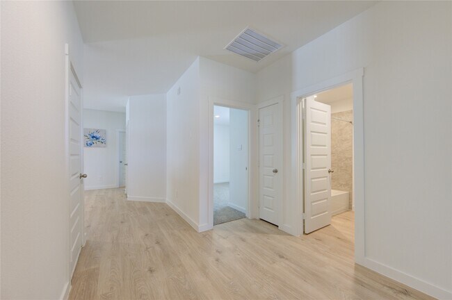 Building Photo - 8038 Tropea Dr