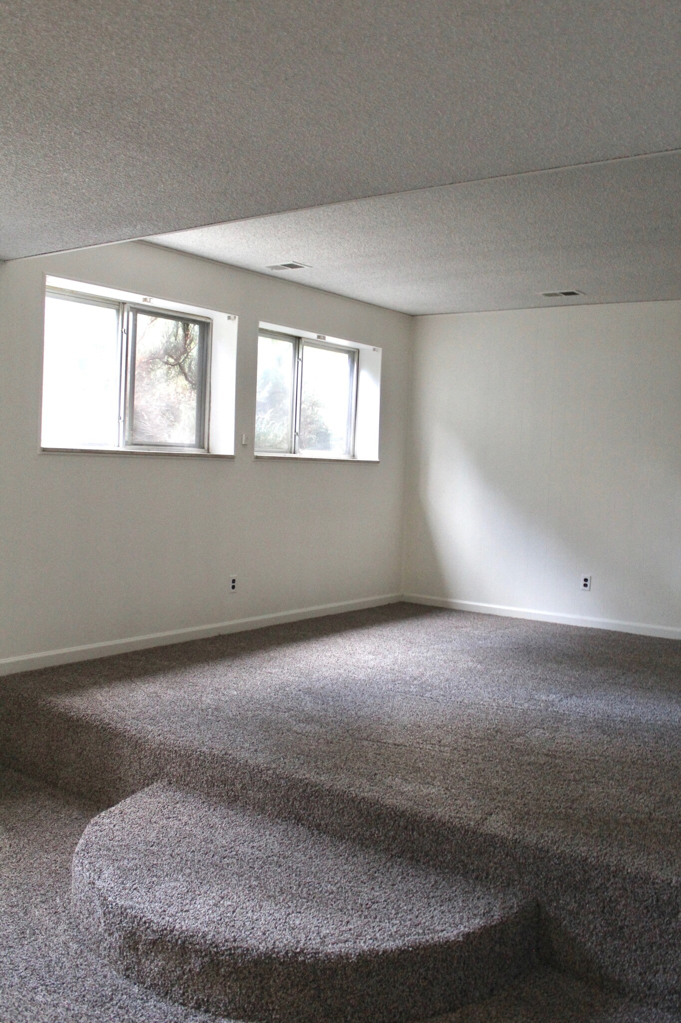 Building Photo - 6684 Zang Ct