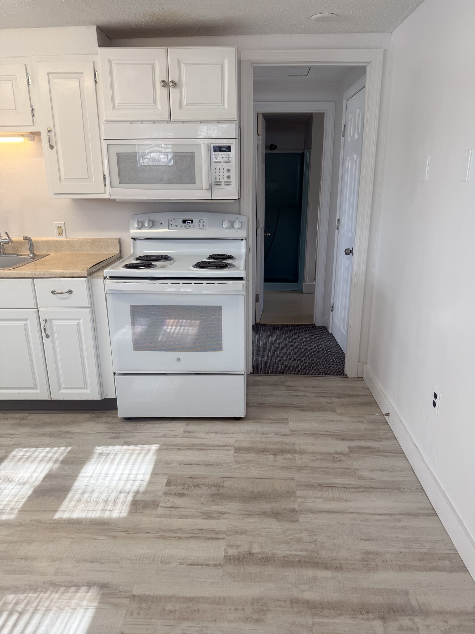 Kitchen - 25 Jordan St