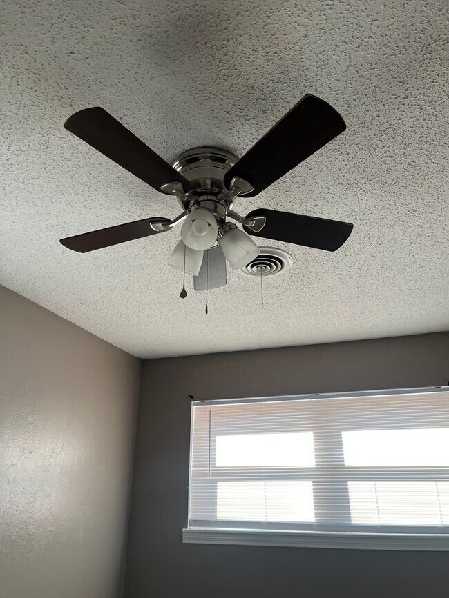 Building Photo - 1622 58th St