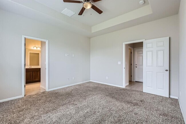 Building Photo - 112 Jude Cir