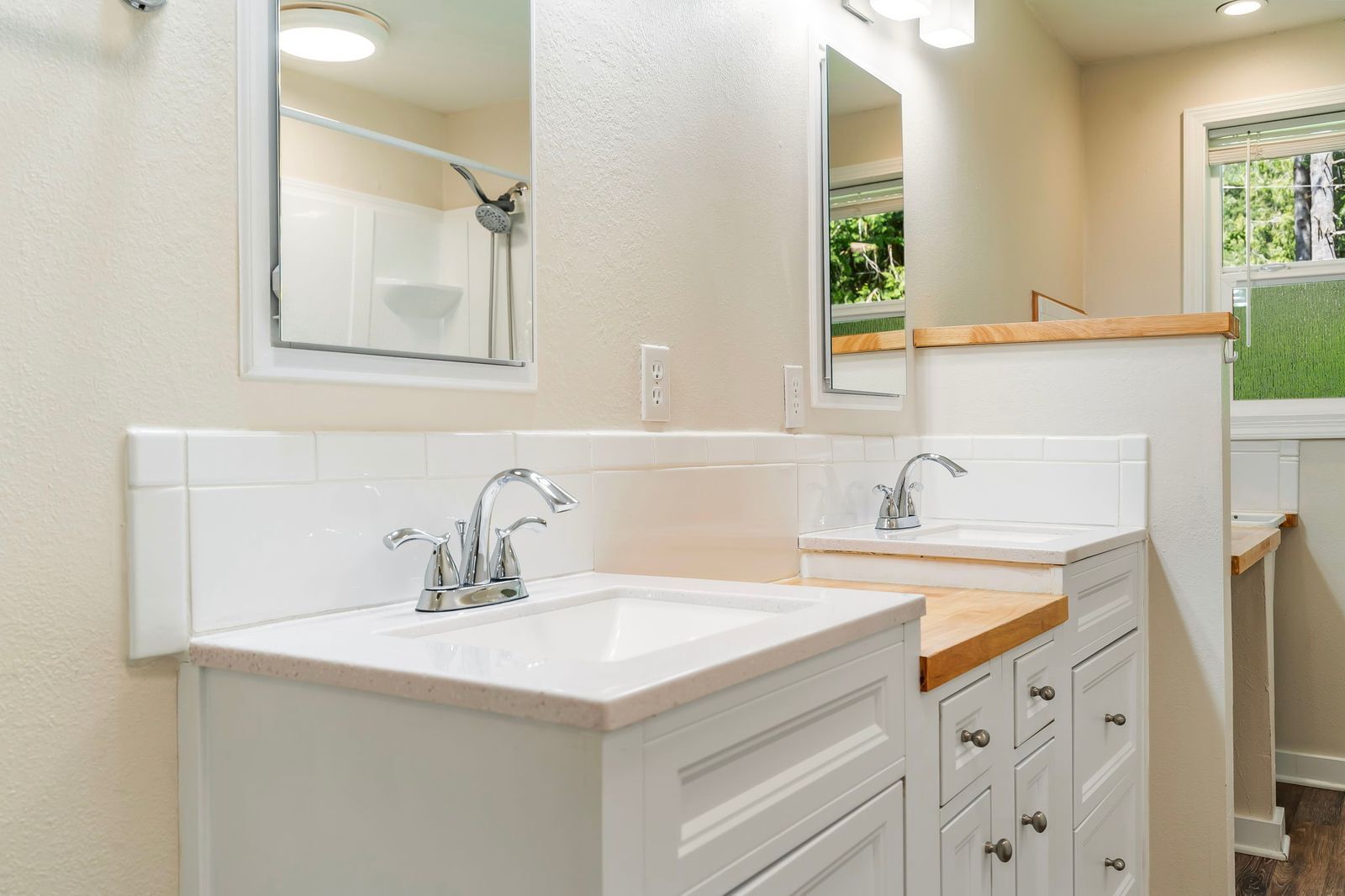 2 Sink Vanities - 20220 E Peter Pl
