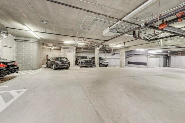 Building Photo - 1001 W Madison St