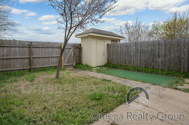 Building Photo - 6616 E Aberdeen Dr