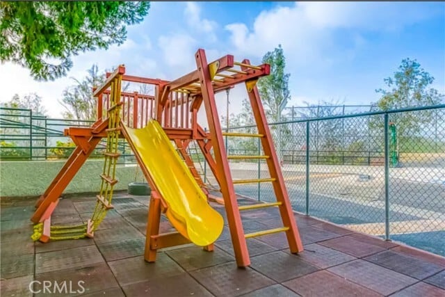 Building Photo - 5830 Benner St