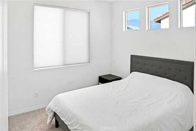 Building Photo - 16670 Crocus Ln