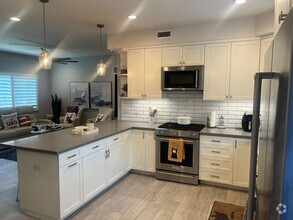 Building Photo - 3bd/2ba House with Remodeled Kitchen and A/C