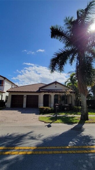 Primary Photo - 3927 NW 84th Way