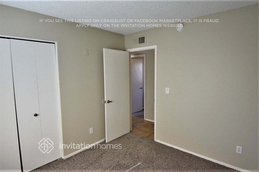 Building Photo - 2220 W Oraibi Dr