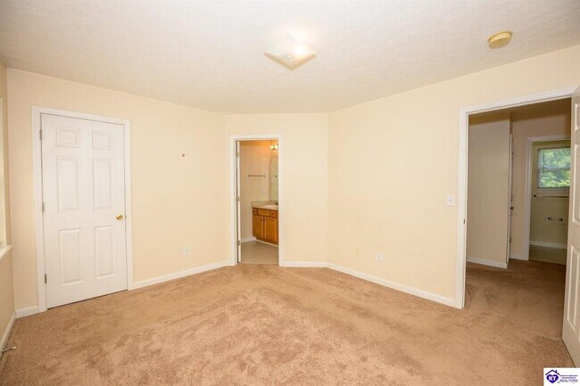 Building Photo - 2943 S Wilson Rd