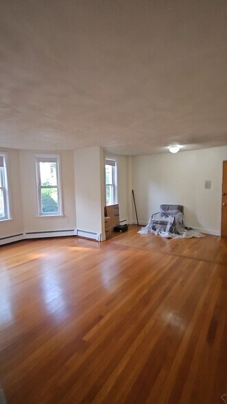 Building Photo - 318 Tappan St