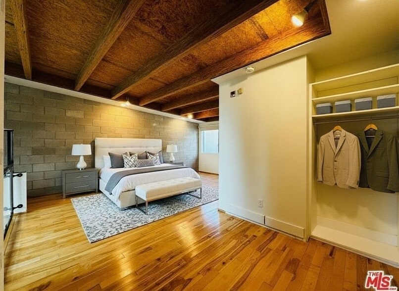 Building Photo - 717 Highland Ave