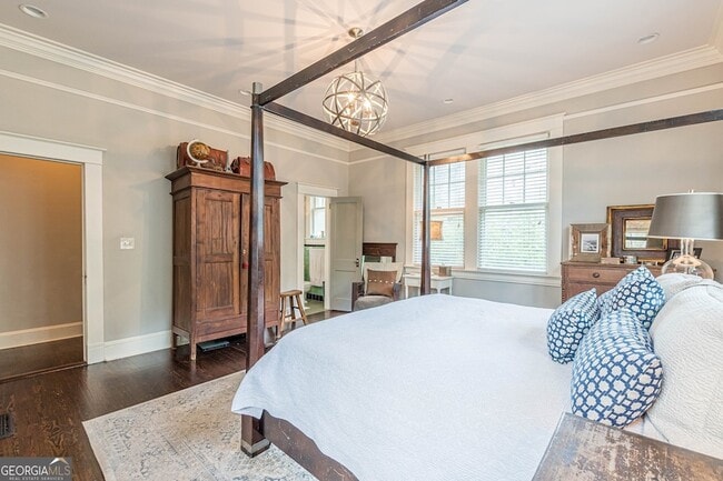 Building Photo - 1878 Cambridge Ave