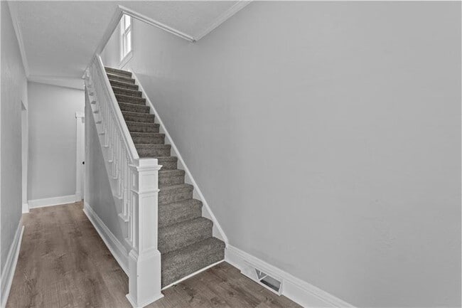 Building Photo - 616 Highland Ave