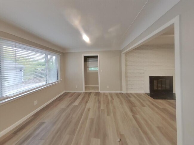 Building Photo - 5406 Utah Ave N