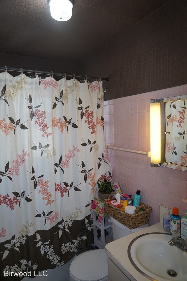 Building Photo - 2 S Fair Oaks Ave