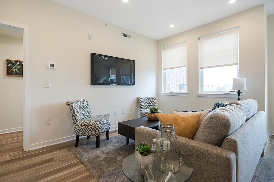 Building Photo - 1651 N 5th St