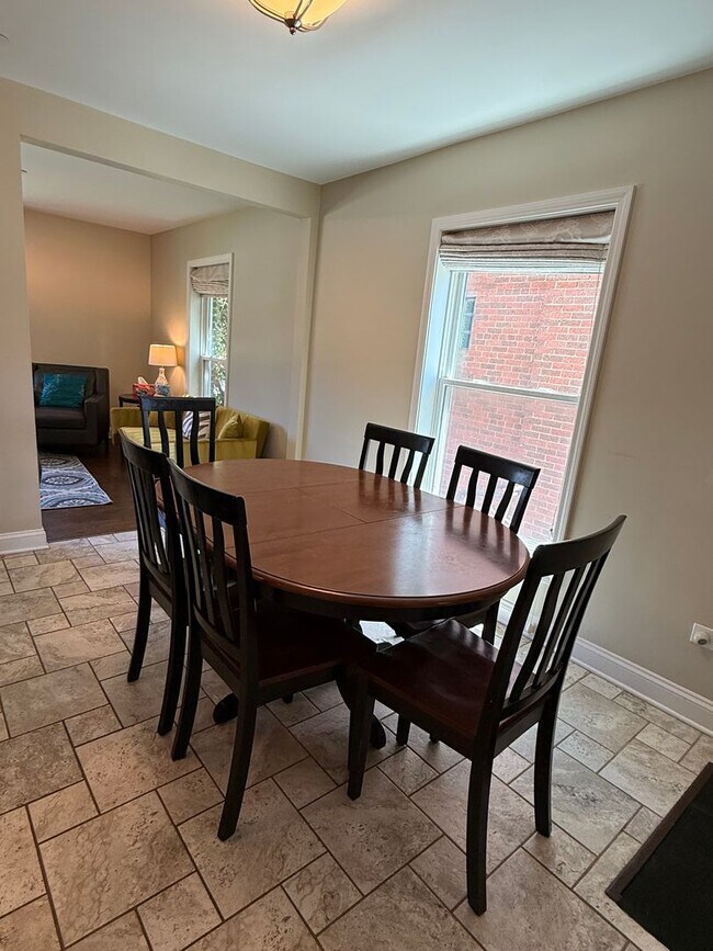 Building Photo - Beautiful Furnished 3BR/2BA Home in Prime Lincolnwood Location – Top-Rated Schools