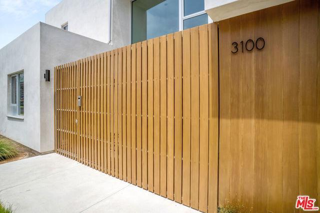 Building Photo - 3100 Mountain View Ave