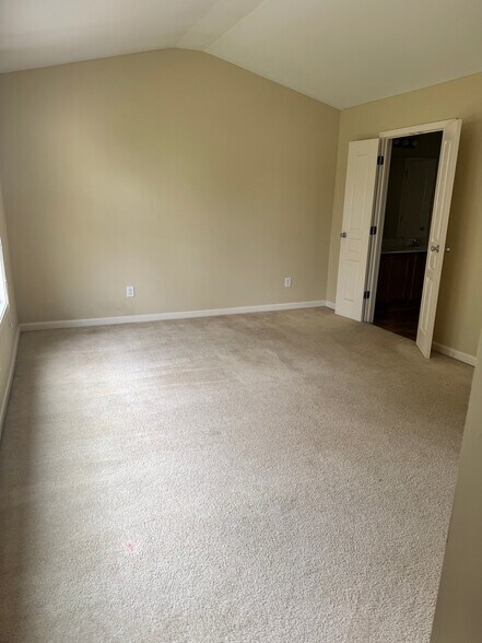 Building Photo - 6215 Elmshorn Way