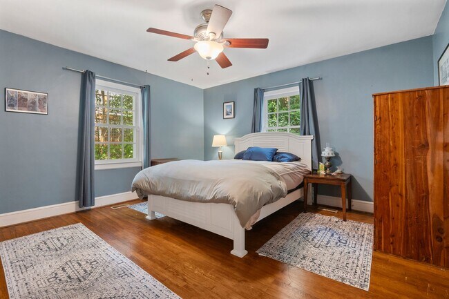 Building Photo - Charming Bungalow in Sunset Hills Neighborhood
