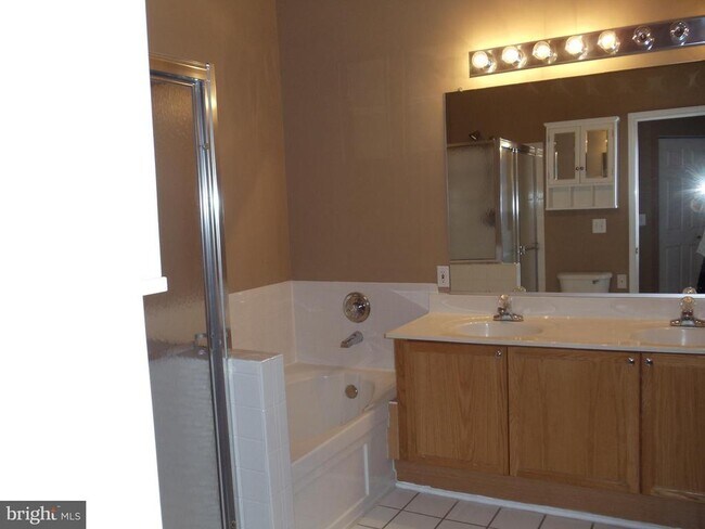 Building Photo - 2701 Bellforest Ct