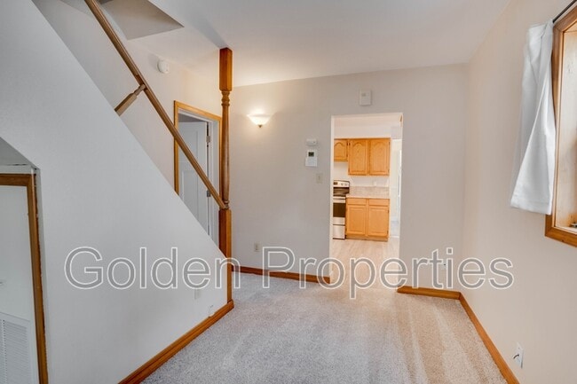 Building Photo - 406 S 14th St