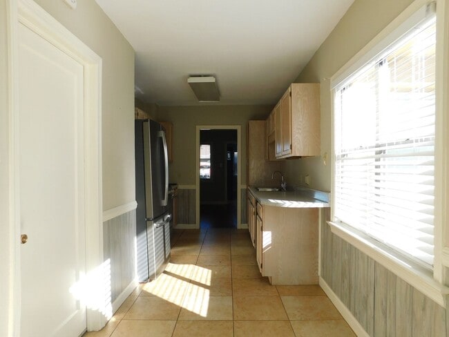 Building Photo - 2 Bedroom Duplex in Central Fort Smith