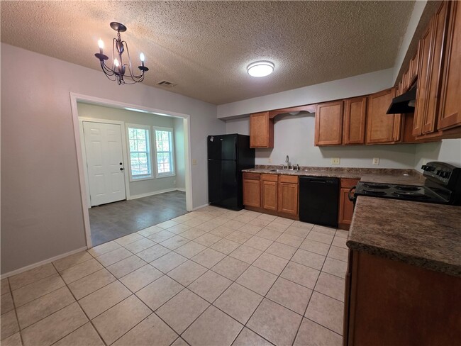Building Photo - 1008 N Turtle Creek Dr
